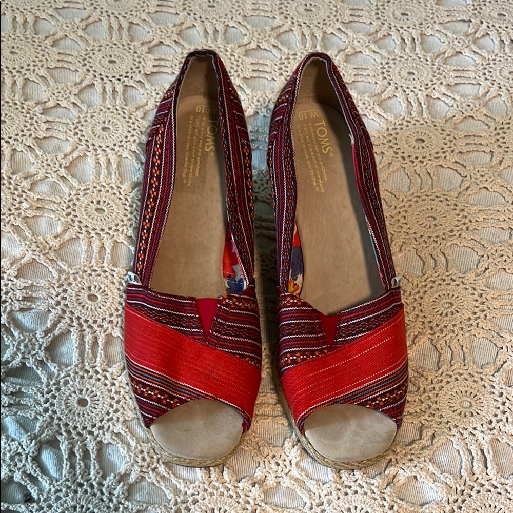 Toms Red Espadrilles Peep Toe Slip-On